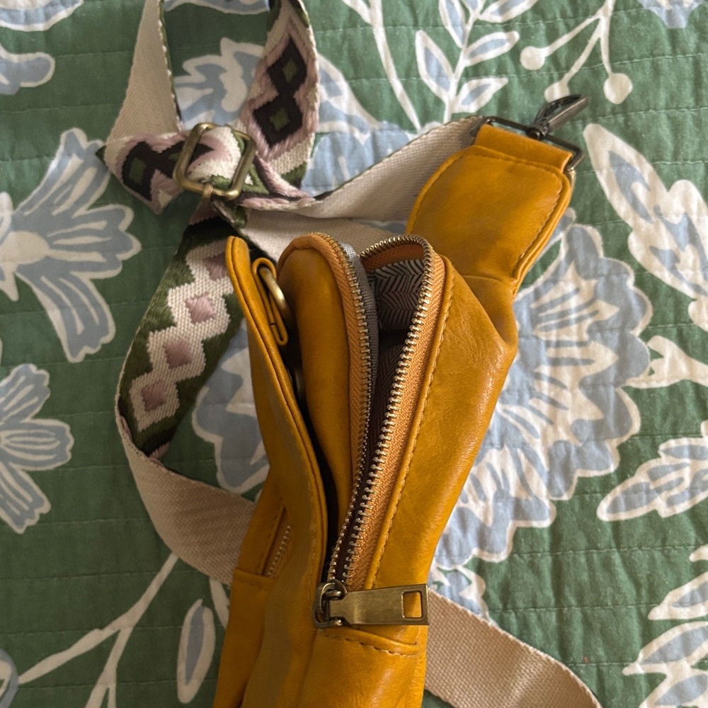 Mustard Leather Crossbody Bag with Patterned Strap - Picture 7 of 7